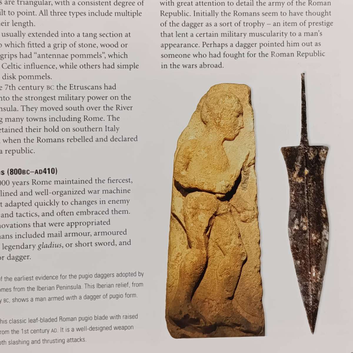 The World Encyclopedia of Knives, Daggers and bayonets by Dr Tobias Capwell
