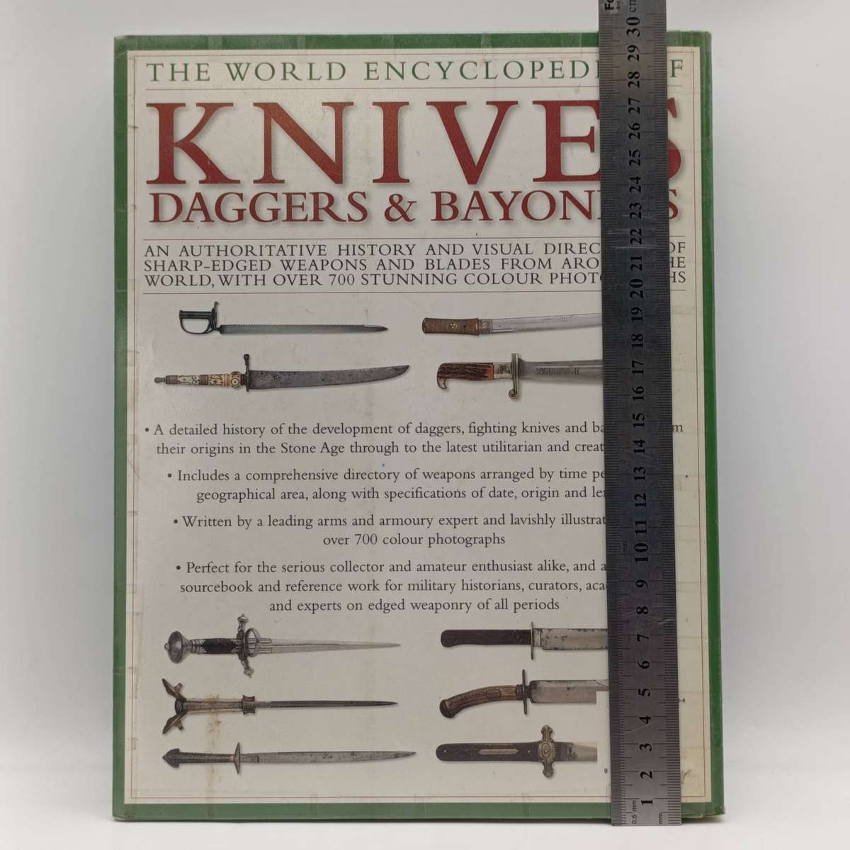 The World Encyclopedia of Knives, Daggers and bayonets by Dr Tobias Capwell