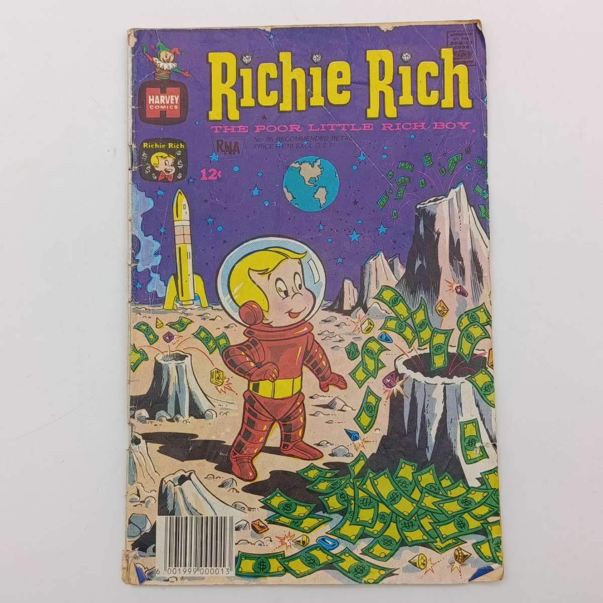 Lot of 5 vintage Richie Rich and Casper comics
