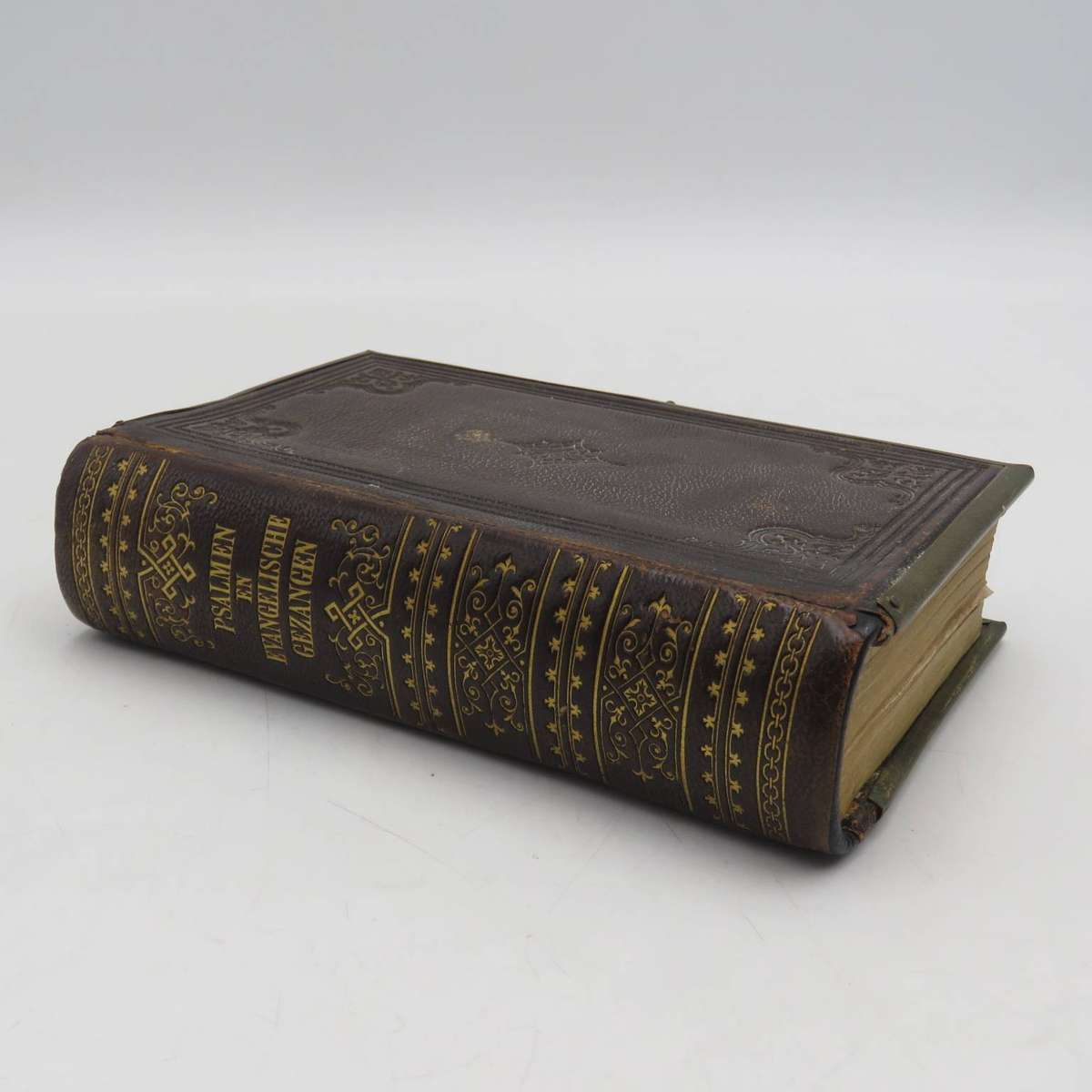 1875 Psalmen and gezangen book inscibed Petrus Johannes Uys 1888 in front and register of P. J Uys b
