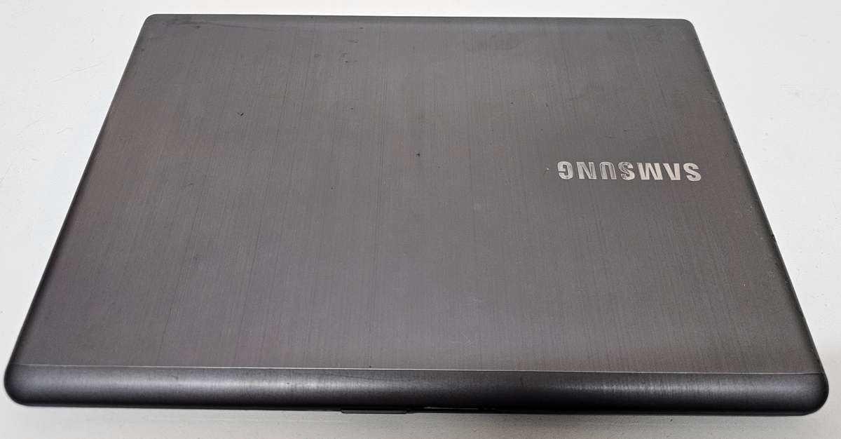 Samsung i5 laptop !Spares or Repairs!