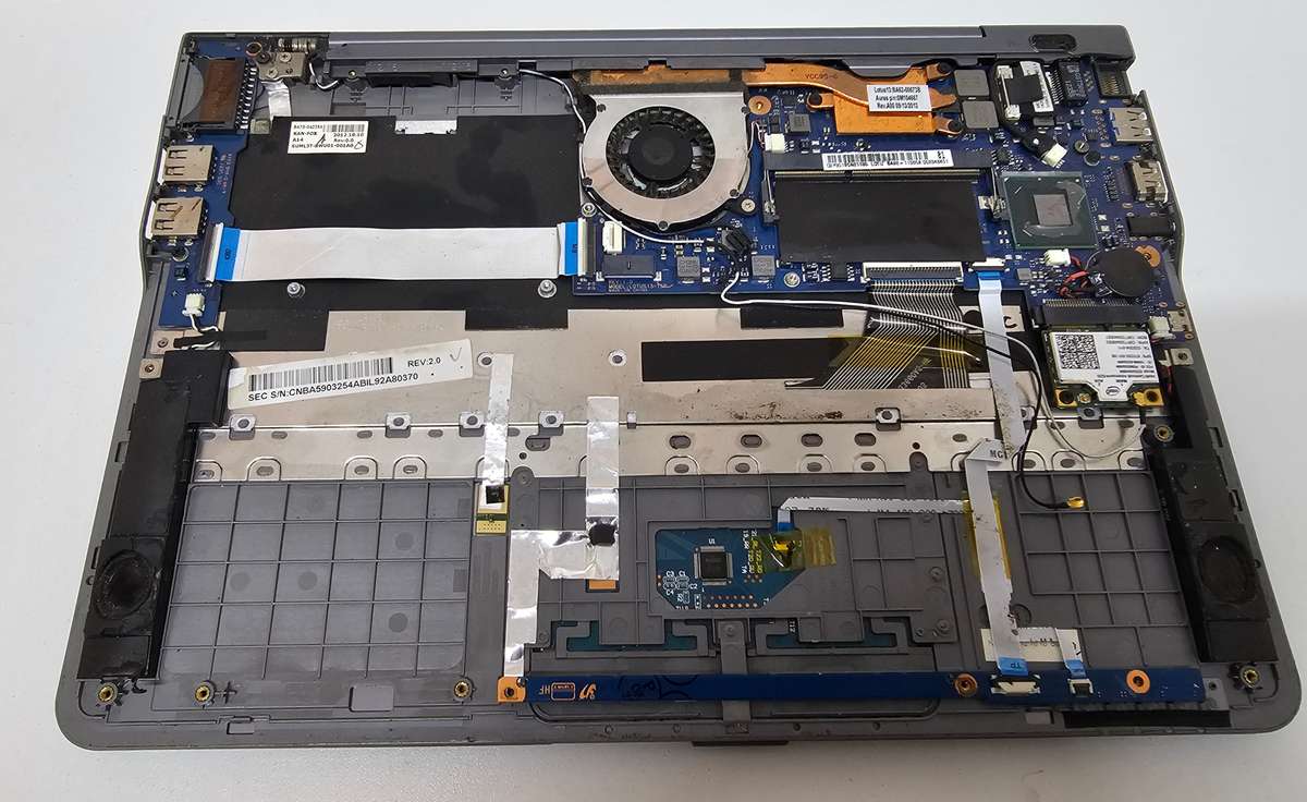 Samsung i5 laptop !Spares or Repairs!