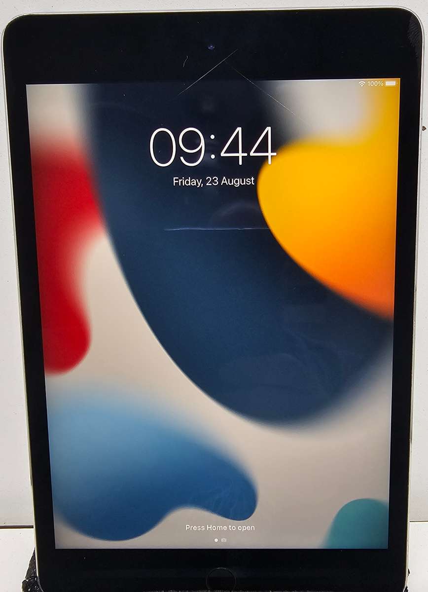 iPad Mini 4 - 32GB WiFi only - Digitiser cracked