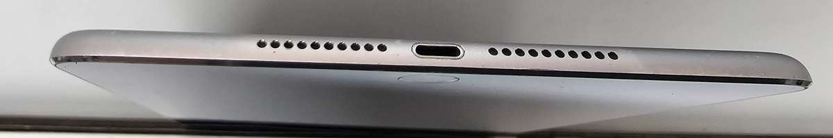 iPad Mini 4 - 32GB WiFi only - Digitiser cracked