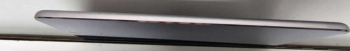 iPad Mini 4 - 32GB WiFi only - Digitiser cracked