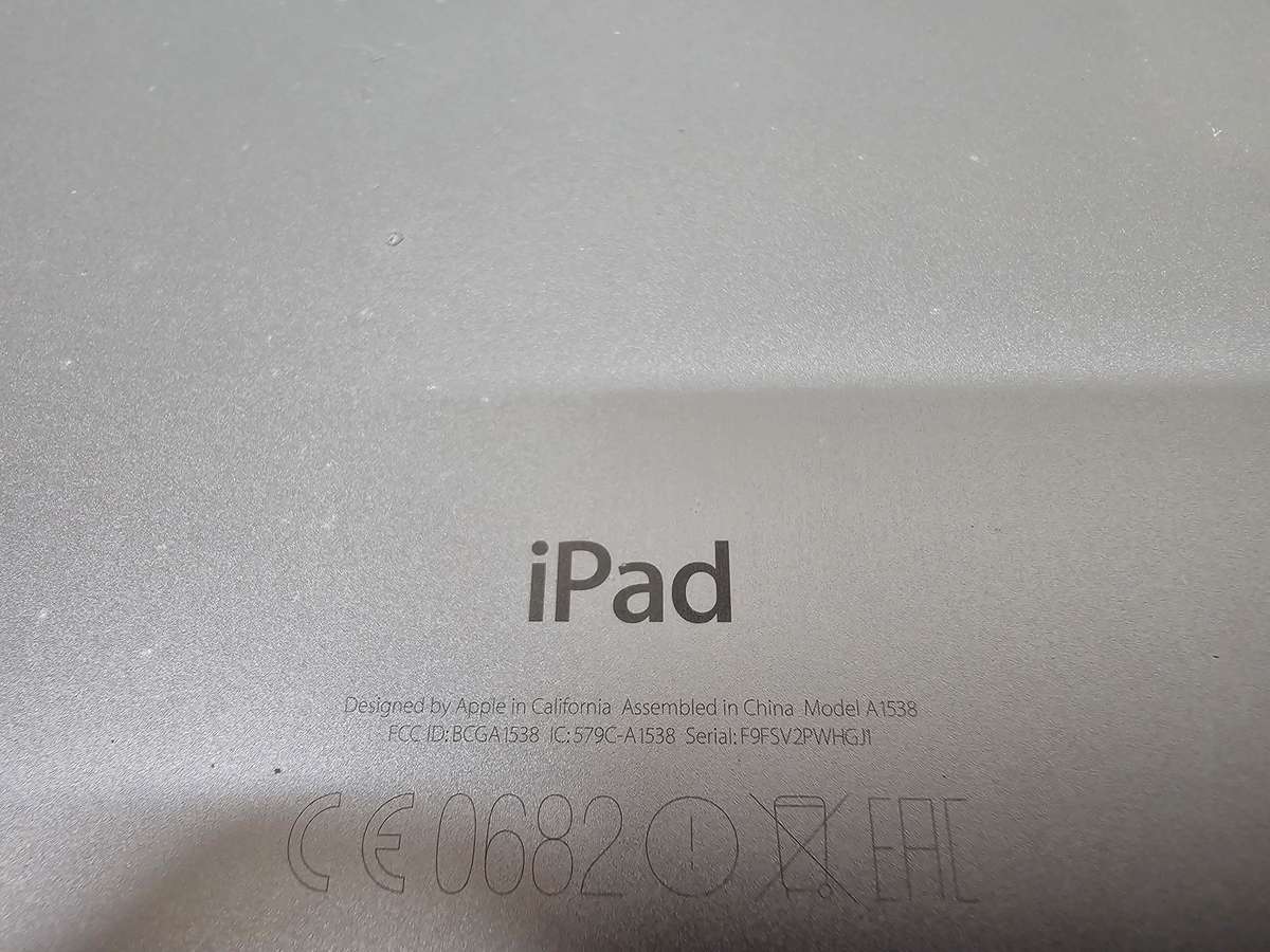 iPad Mini 4 - 32GB WiFi only - Digitiser cracked