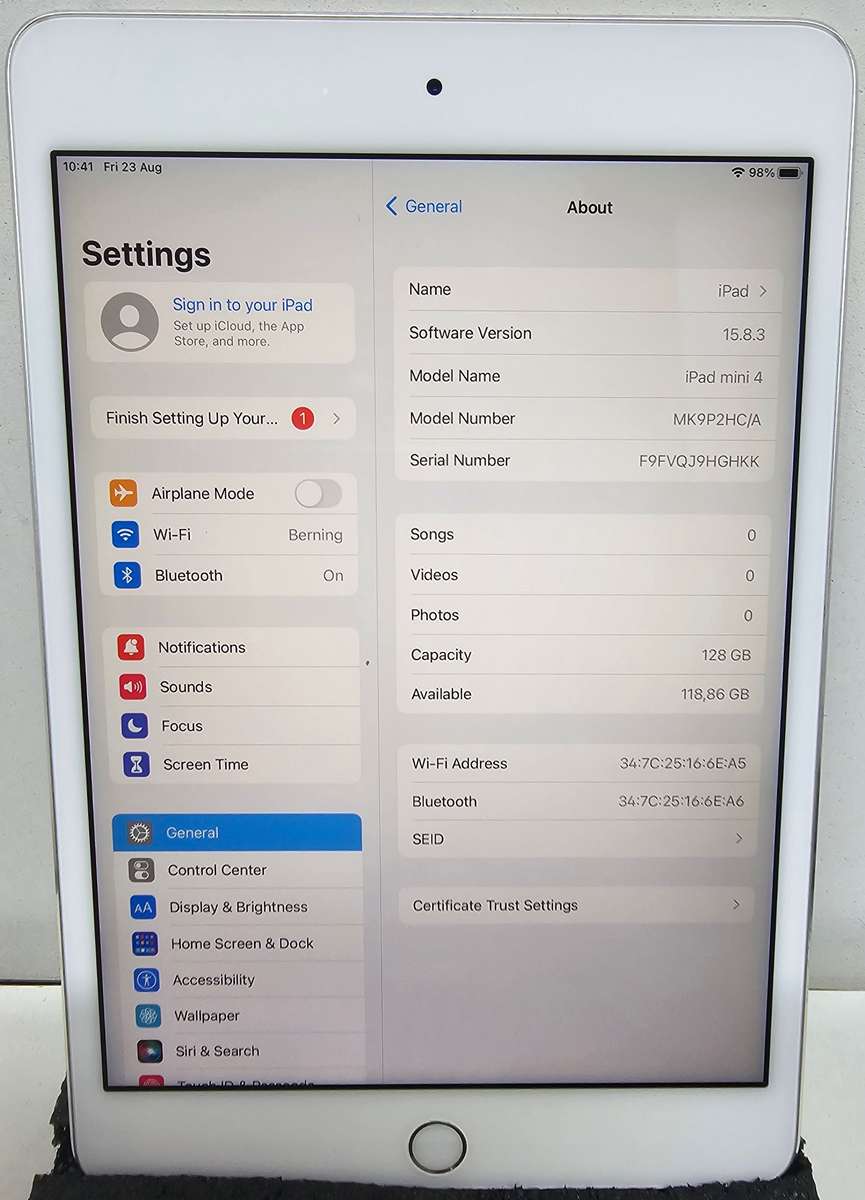 iPad Mini 4 - 128GB WiFi only