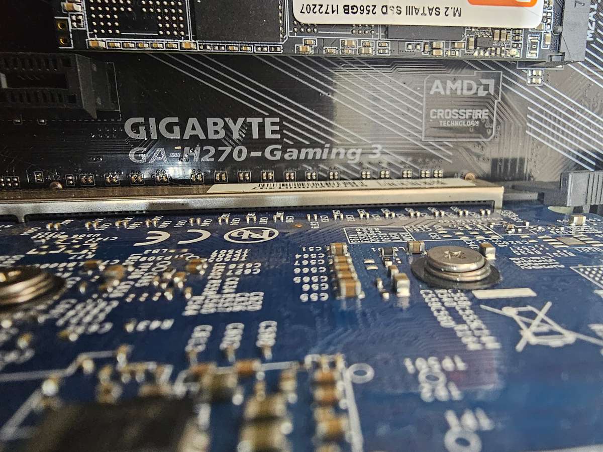 GA-H270-Gaming 3 mobo, i5-7500, 16GB DDR4, 256GB m.2 SSD, 500W PSU, GTX 750 Ti 4GB - spares/repairs