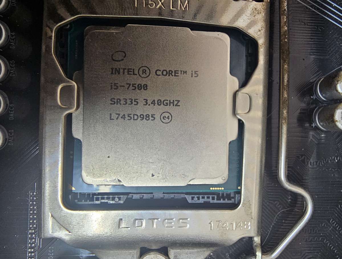 GA-H270-Gaming 3 mobo, i5-7500, 16GB DDR4, 256GB m.2 SSD, 500W PSU, GTX 750 Ti 4GB - spares/repairs