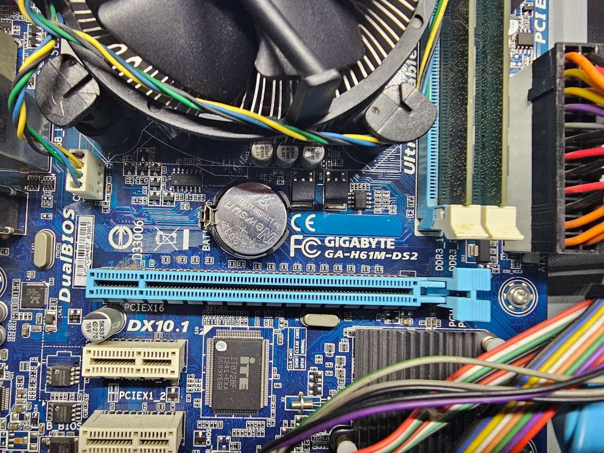 Gigabyte Desktop i3-3250 8Gb 500GB HDD - Spares or repairs