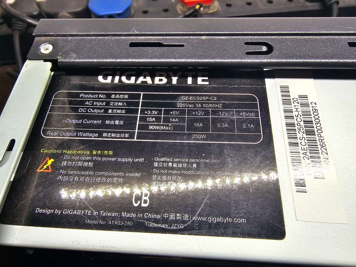 Gigabyte Desktop i3-3250 8Gb 500GB HDD - Spares or repairs