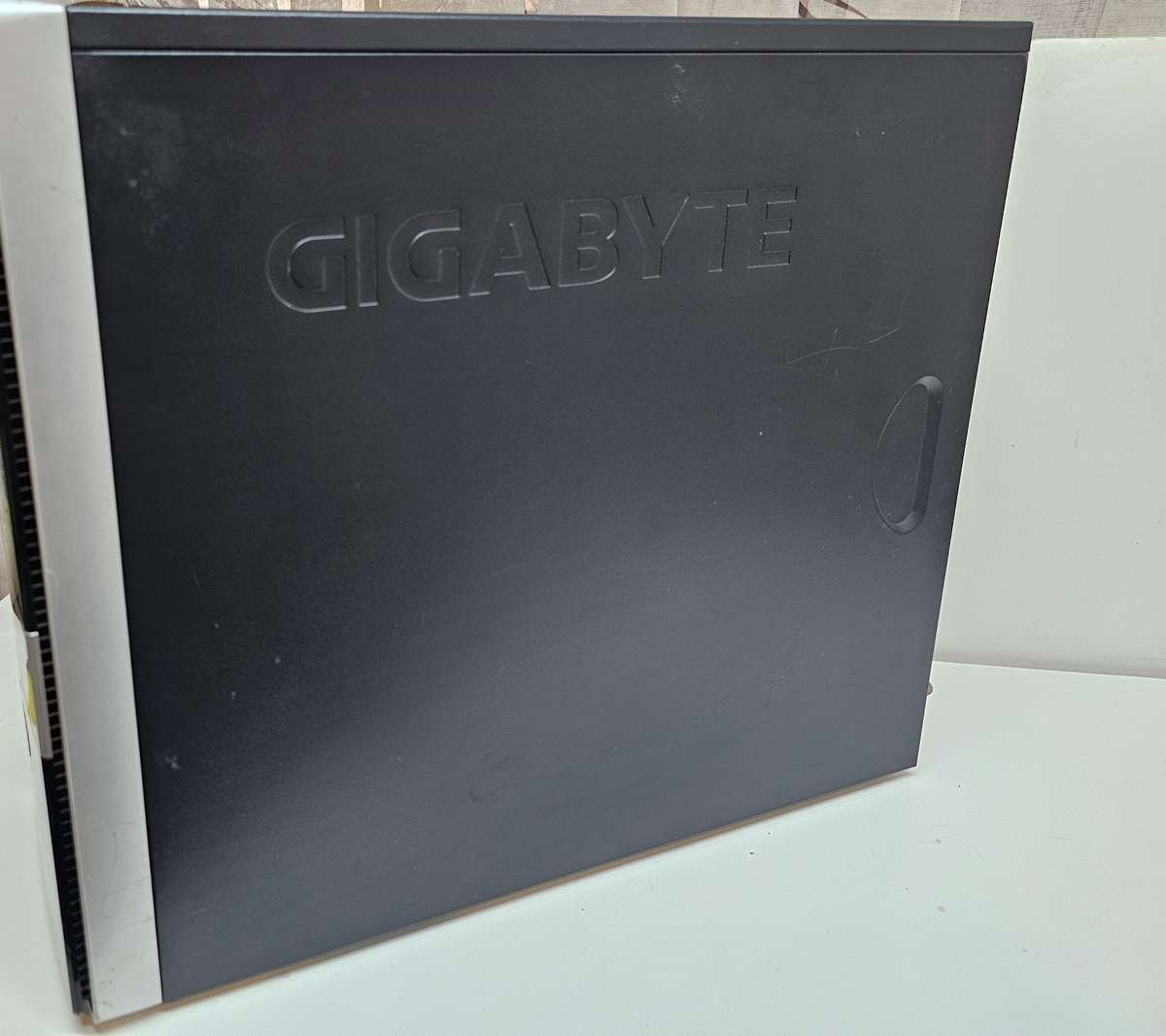Gigabyte Desktop i3-3250 8Gb 500GB HDD - Spares or repairs