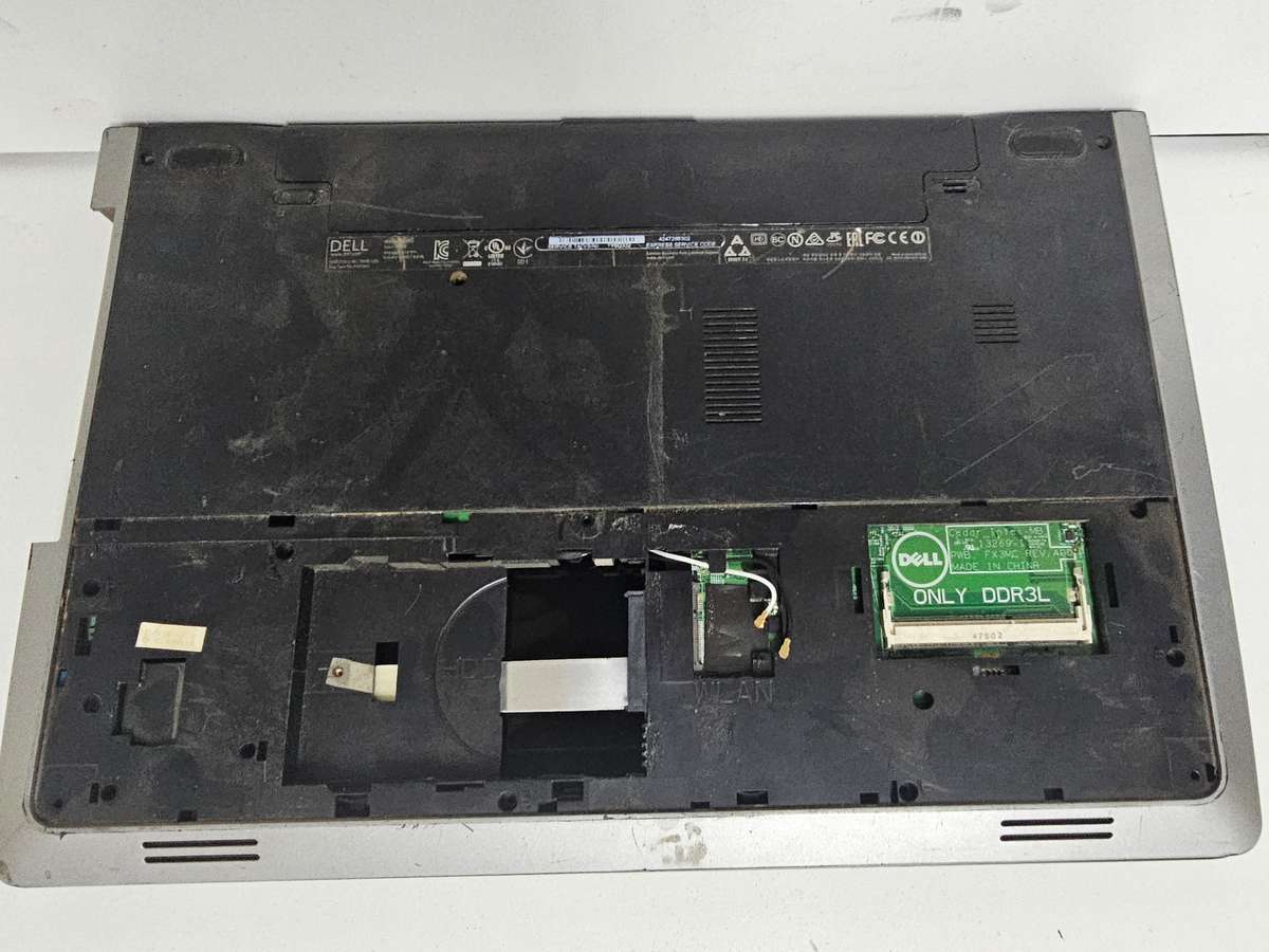 Dell Inspiron 5748 Screen and motherboard only - Spare or repairs