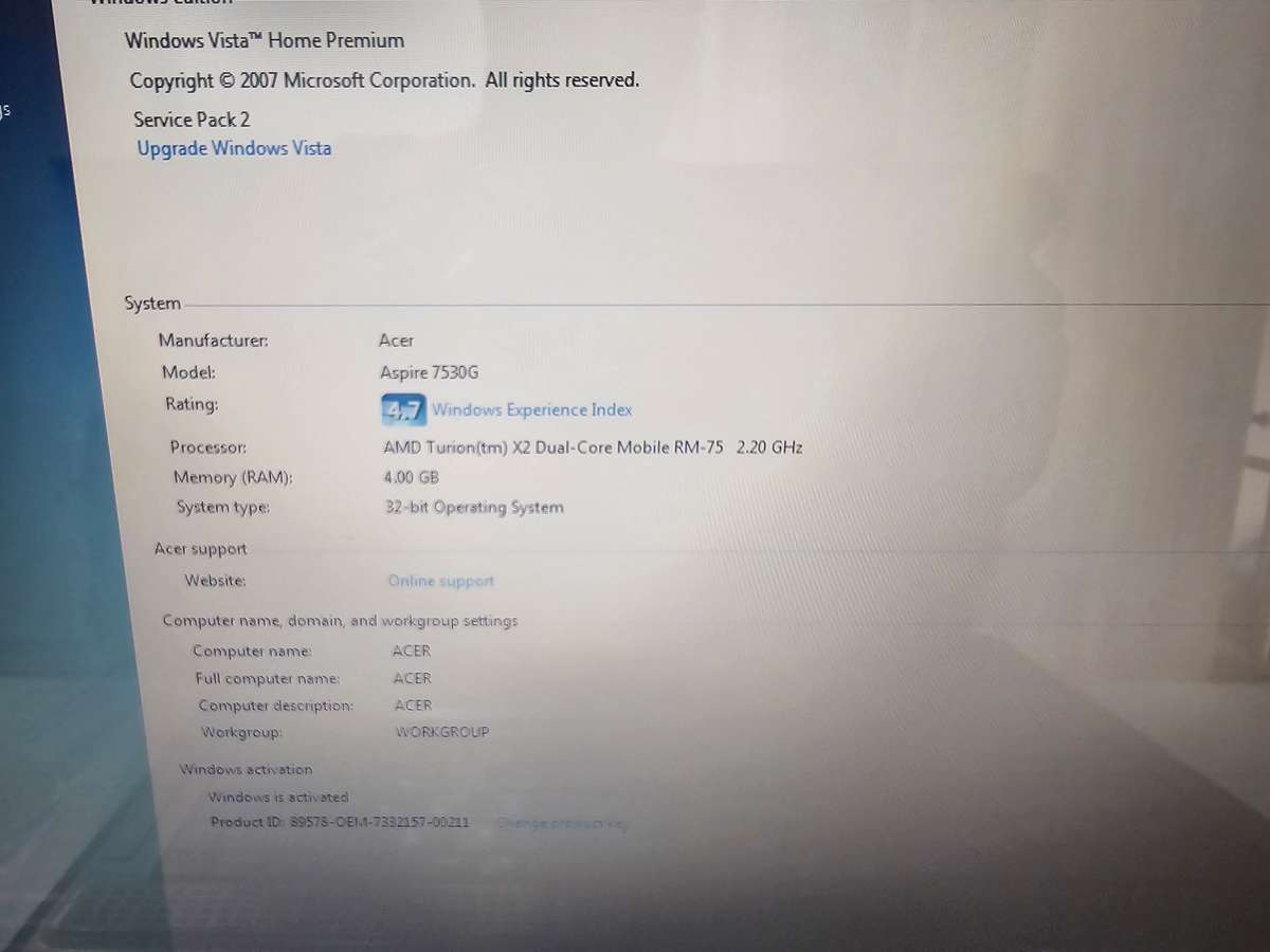 Acer Aspire 7530G - AMD Turion X2 - 4GB RAM - 320GB HDD - 17 inch screen