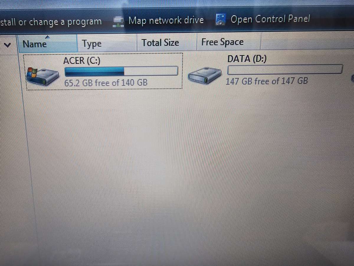 Acer Aspire 7530G - AMD Turion X2 - 4GB RAM - 320GB HDD - 17 inch screen