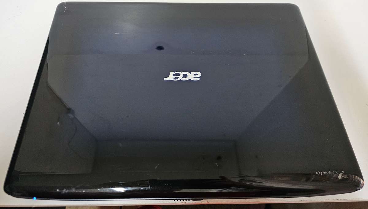 Acer Aspire 7530G - AMD Turion X2 - 4GB RAM - 320GB HDD - 17 inch screen