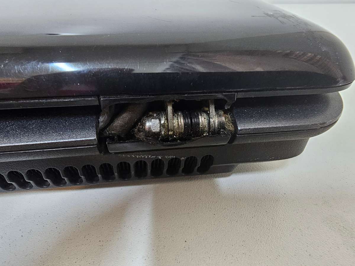 Acer Aspire 7530G - AMD Turion X2 - 4GB RAM - 320GB HDD - 17 inch screen