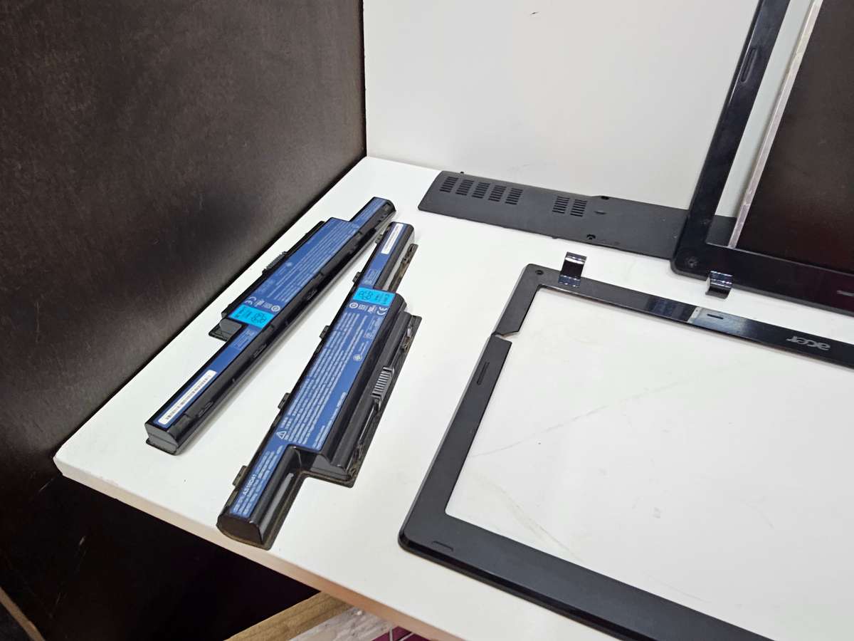 3 x Acer Aspire laptops - Spares or repairs