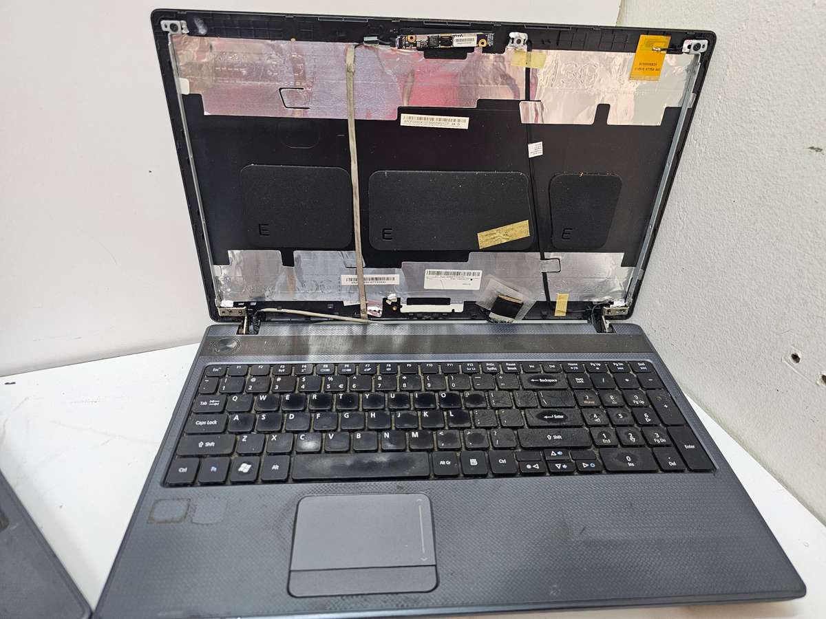 3 x Acer Aspire laptops - Spares or repairs