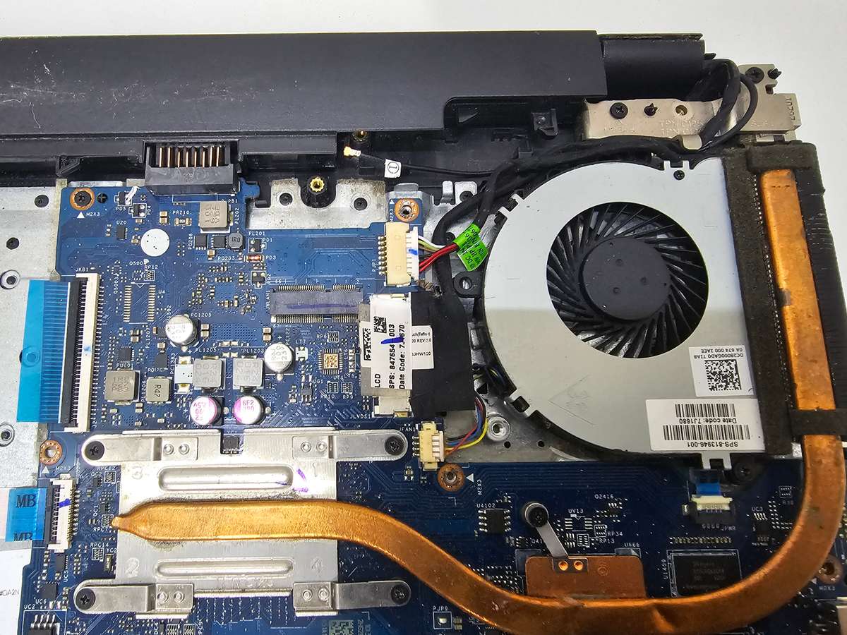 HP Notebook - 15-ay012nx - Spares or Repairs