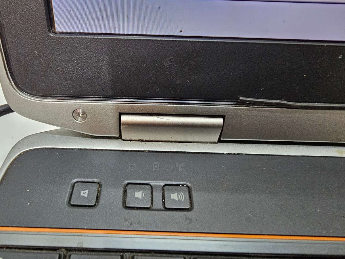 Dell Latitute E6520 i5-2540M 8GB RAM 500GB HDD - Needs a new battery - No OS