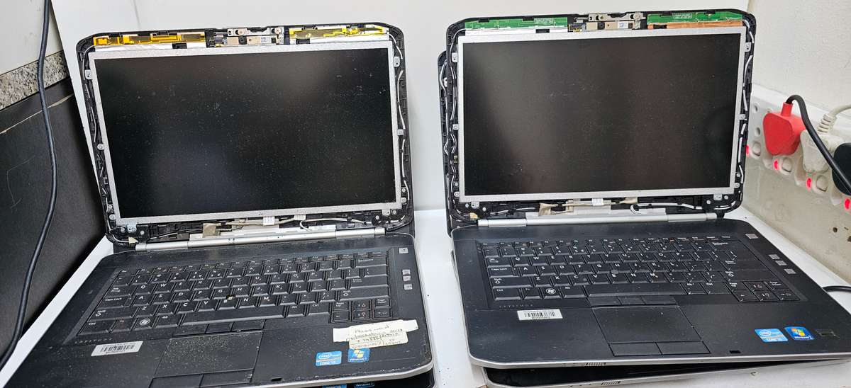 4 x Dell Latitude E5420 i5-2430M - 3 working - 1 not working - All sold as spares or repairs