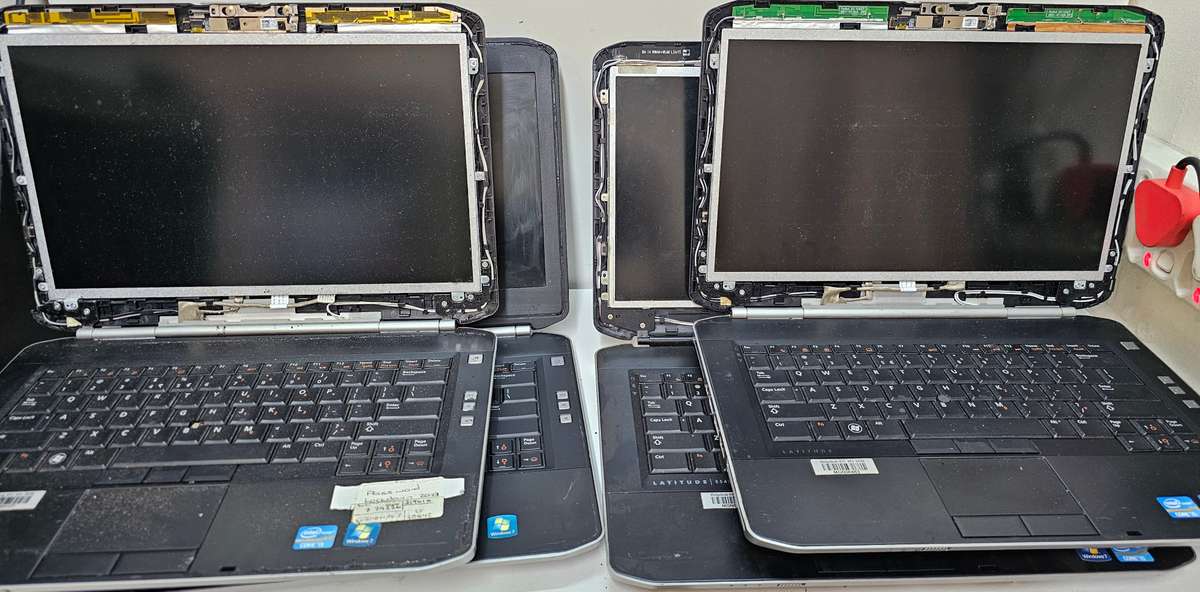 4 x Dell Latitude E5420 i5-2430M - 3 working - 1 not working - All sold as spares or repairs