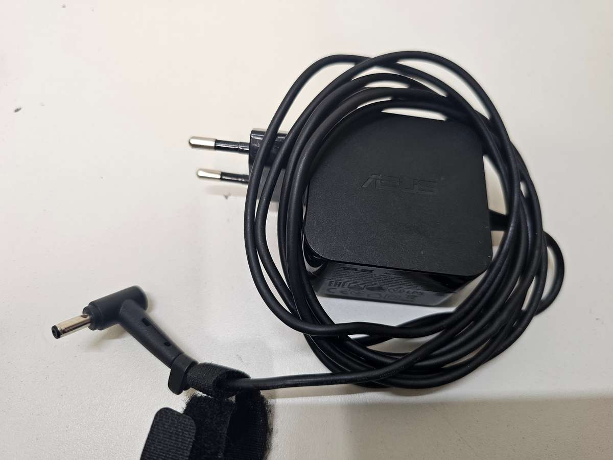 Asus SonicMaster F540L i3-5005U 4GB RAM 1TB HDD