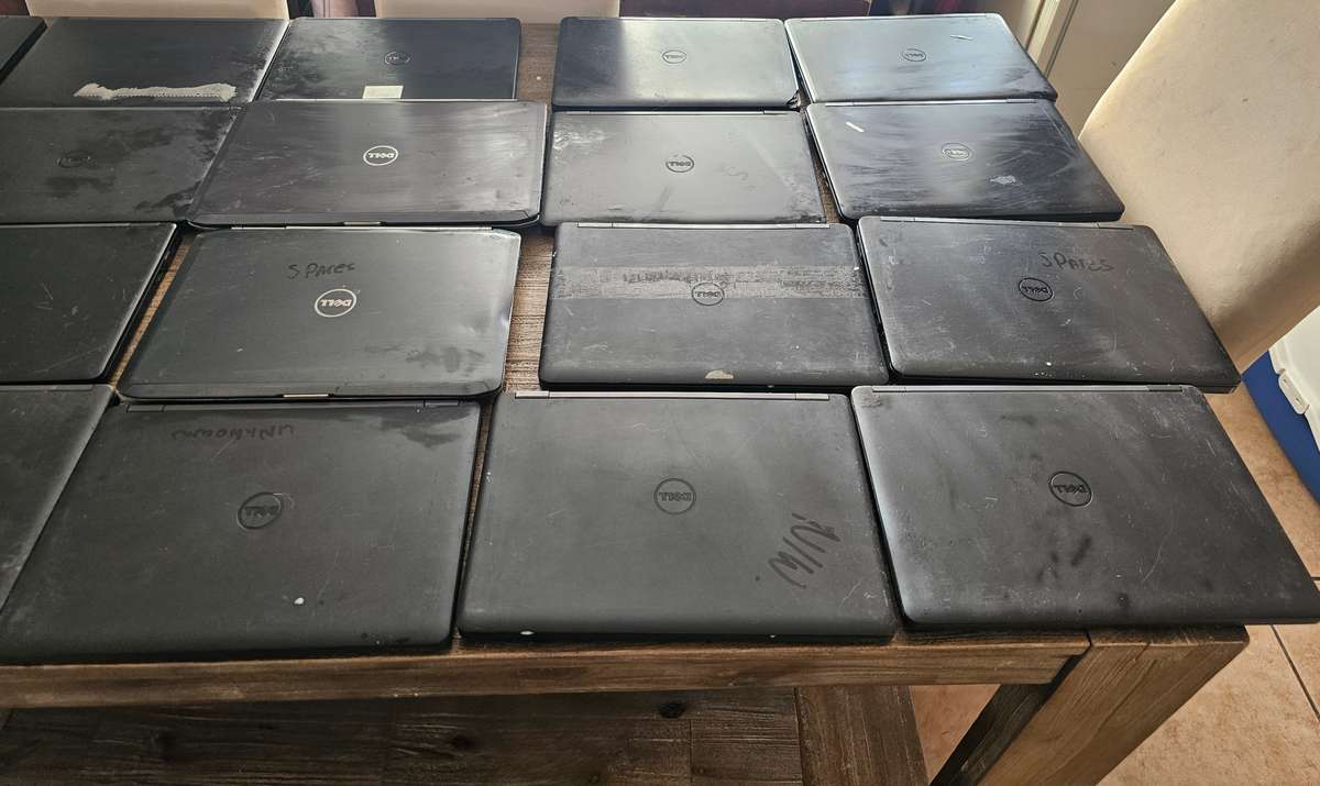 24 x Dell laptops - Spares or Repairs
