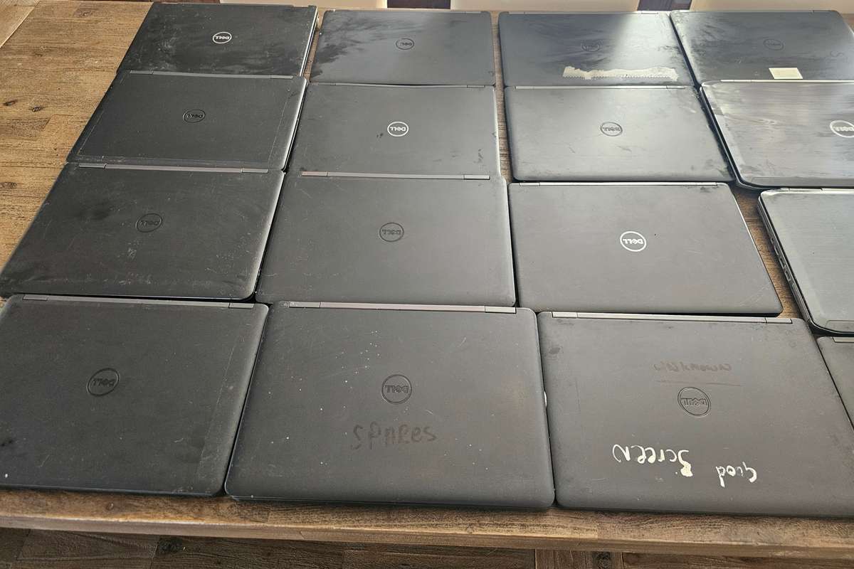 24 x Dell laptops - Spares or Repairs