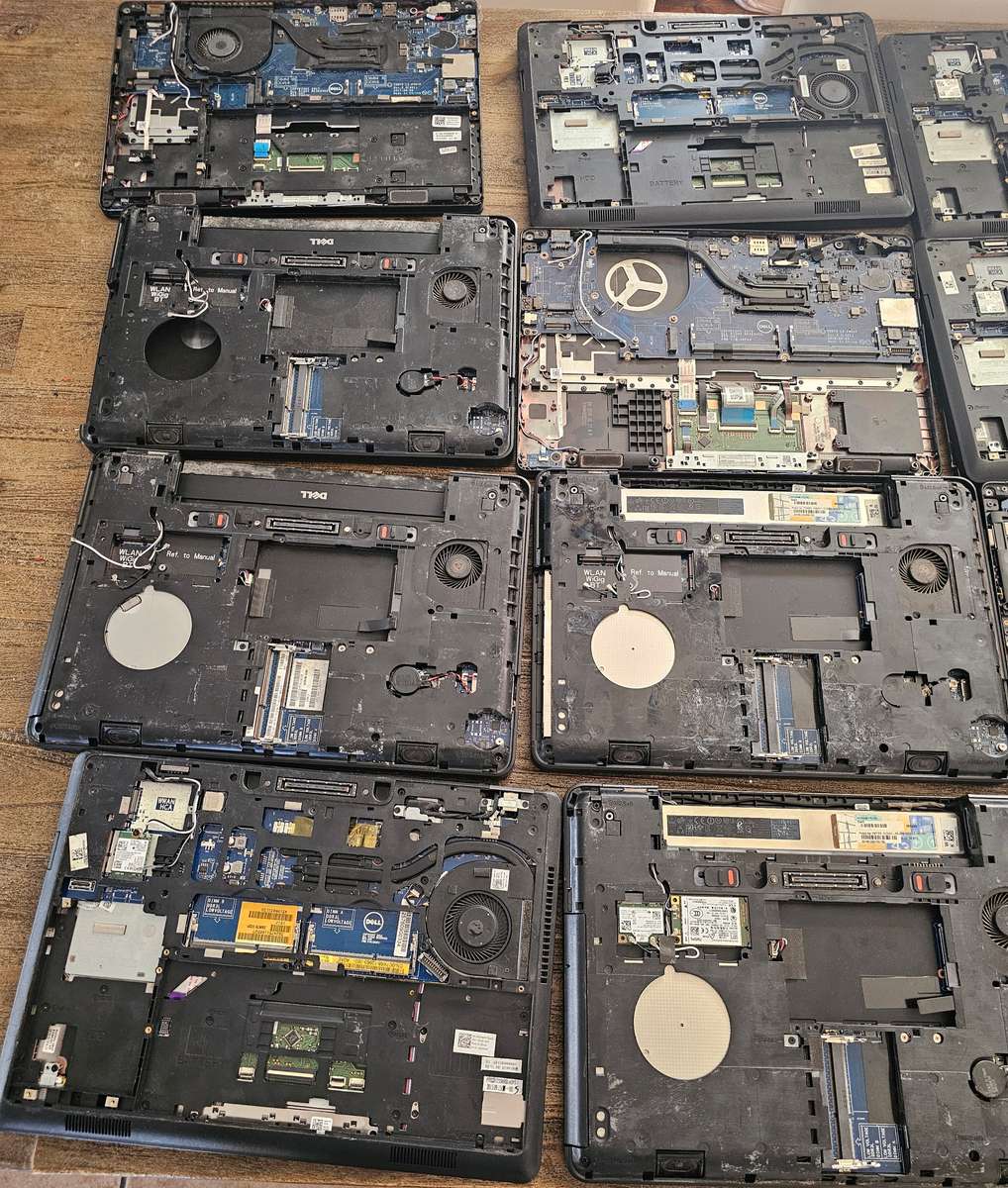 24 x Dell laptops - Spares or Repairs