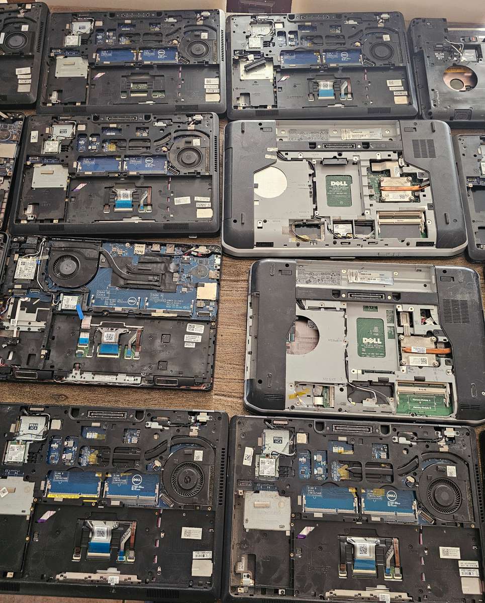 24 x Dell laptops - Spares or Repairs