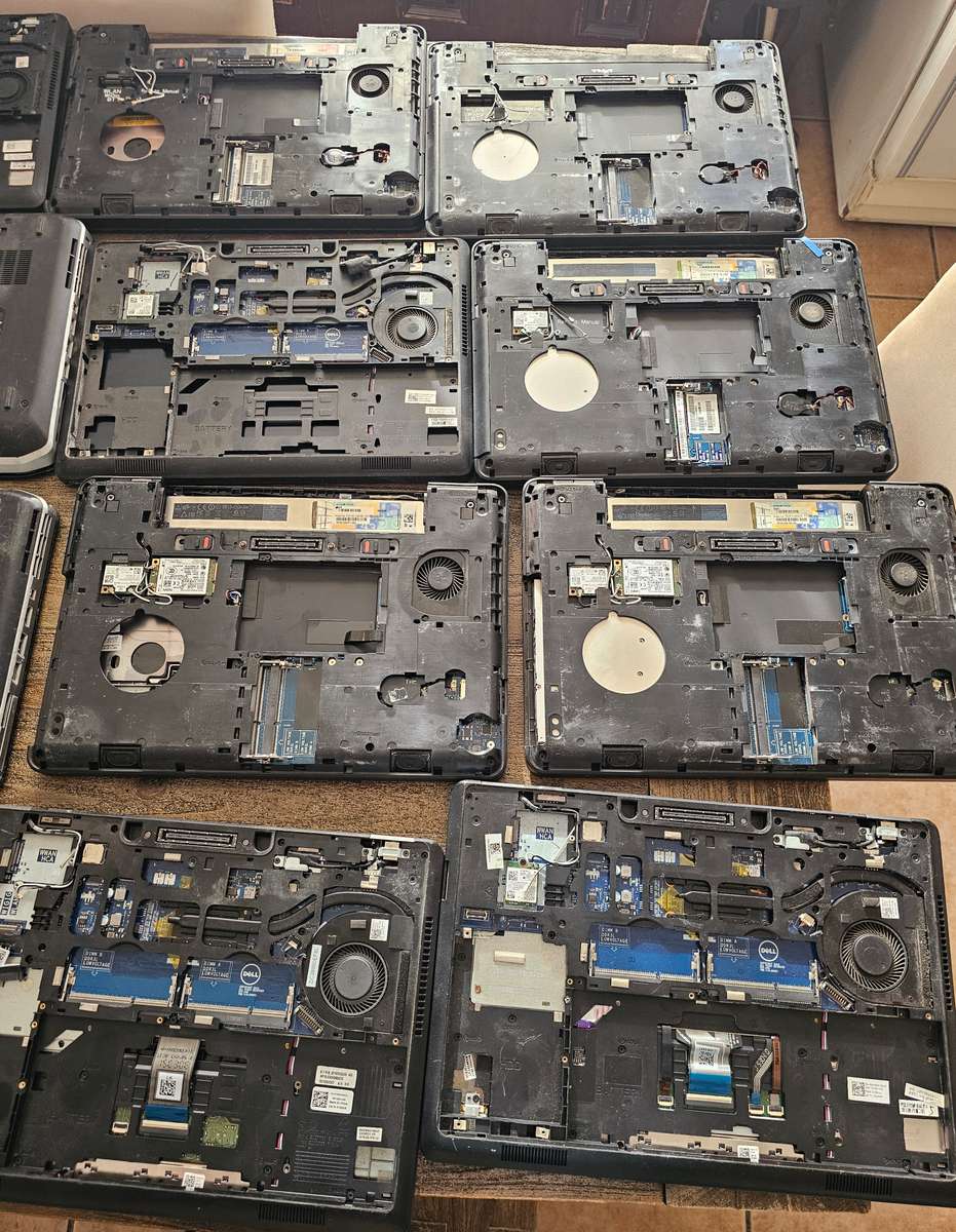 24 x Dell laptops - Spares or Repairs