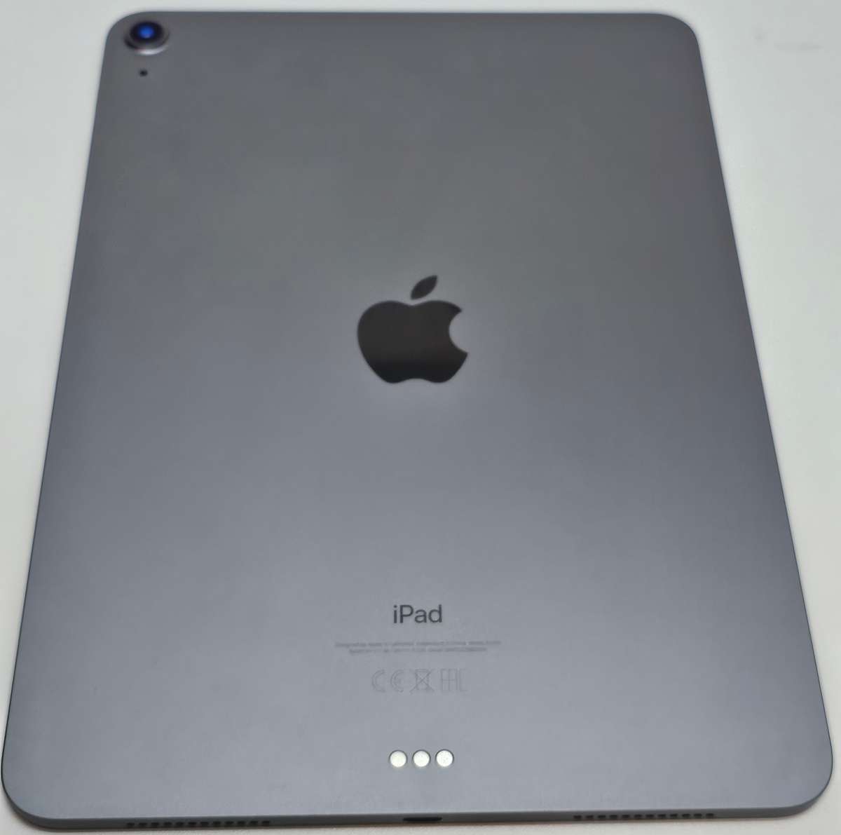 iPad Air 4th Gen 64GB Wi-Fi only