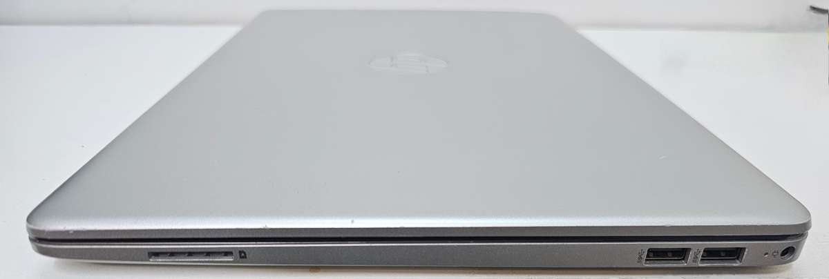 HP Laptop 15-dw3003ni i5-1135G7 8GB RAM 256GB SSD