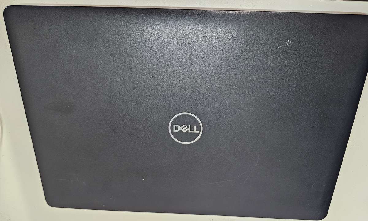 Dell Latitude 3580 i5-7200 8GB RAM 256GB SSD