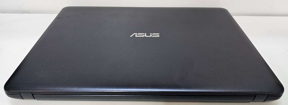 Asus Vivobook i5-8250U 8GB RAM 256GB SSD