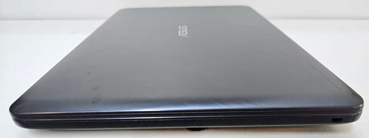 Asus Vivobook i5-8250U 8GB RAM 256GB SSD