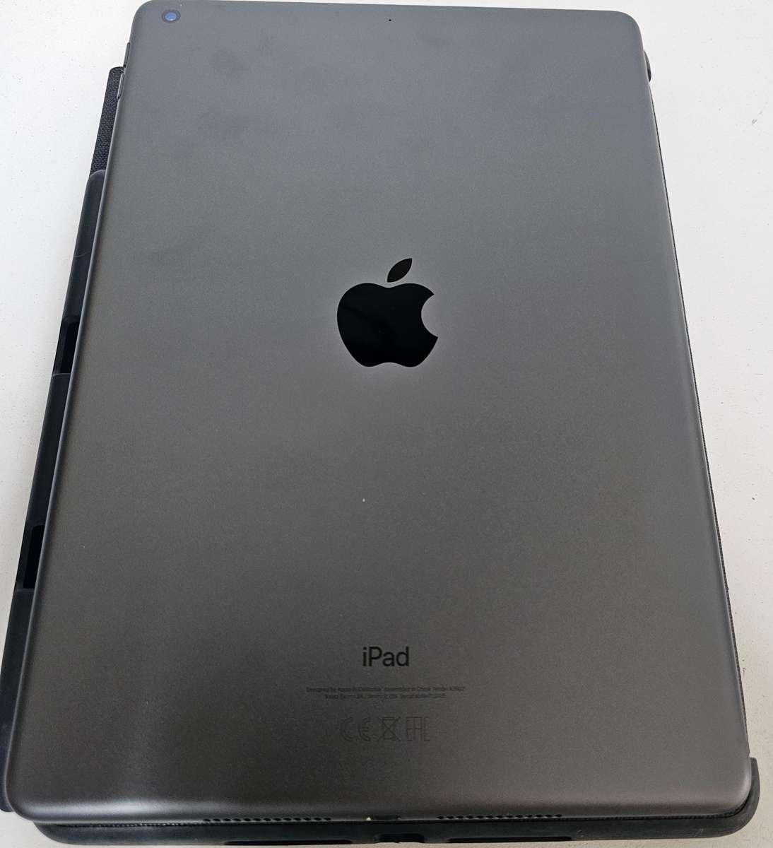 iPad 9th Gen (A2602) 64GB Wi-Fi only