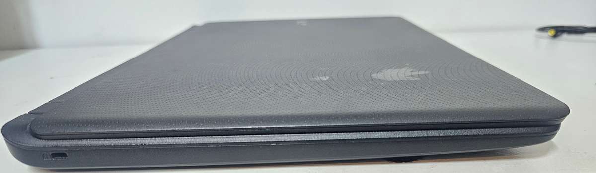 Acer Aspire ES1-572 i3-6006U 8GB RAM 512GB HDD !Needs keyboard and battery!