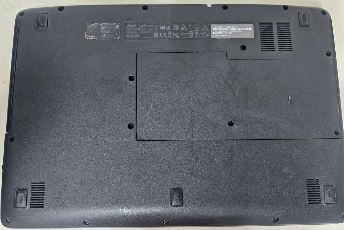 Acer Aspire ES1-572 i3-6006U 8GB RAM 512GB HDD !Needs keyboard and battery!