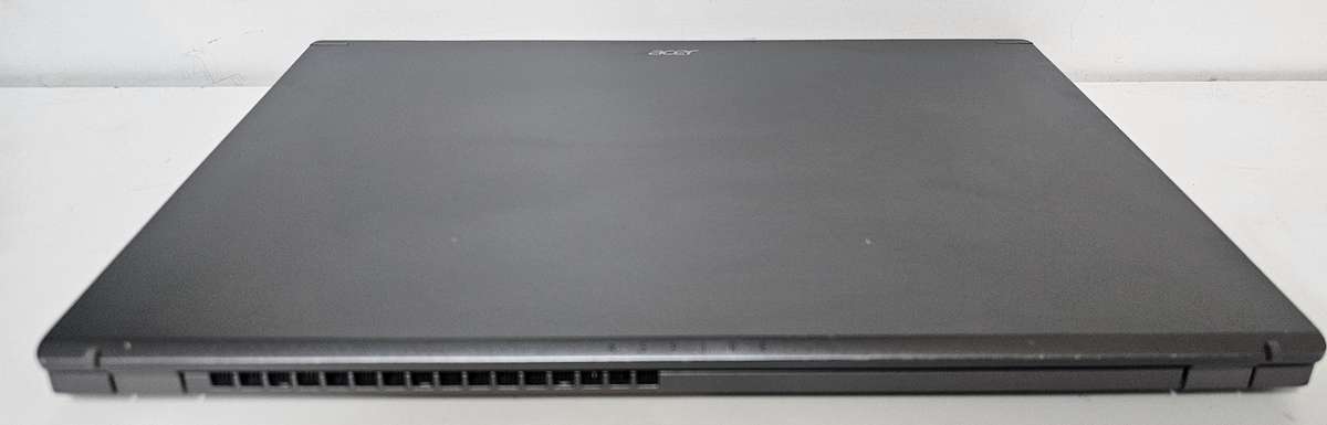 Acer Aspire 5 - i5-1235U (12th gen) 8GB RAM 512GB NVMe SSD  ! 1 x Faulty USB port!