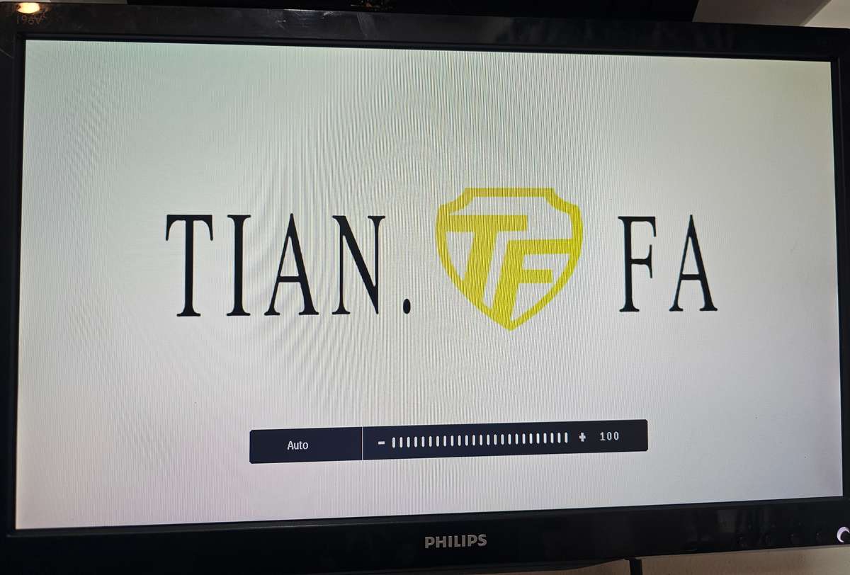 8 Channel DVR !No power adapter or HDD!