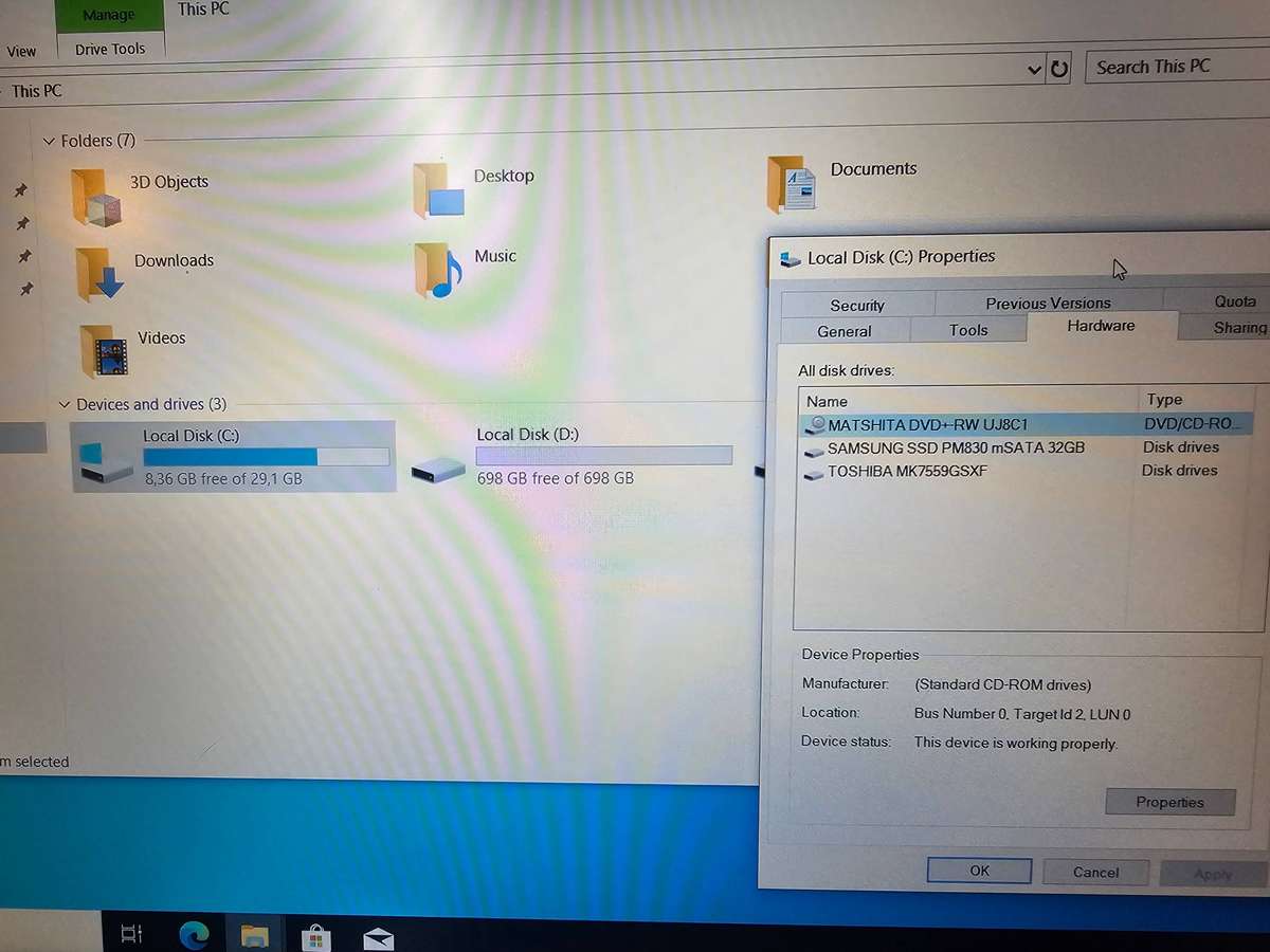 Dell Vostro 3560  i7-3612QM / 6GB RAM / 32GB SSD + 750GB HDD / 15.6" / Needs new battery