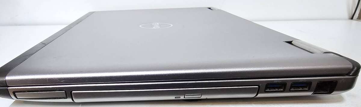 Dell Vostro 3560  i7-3612QM / 6GB RAM / 32GB SSD + 750GB HDD / 15.6" / Needs new battery