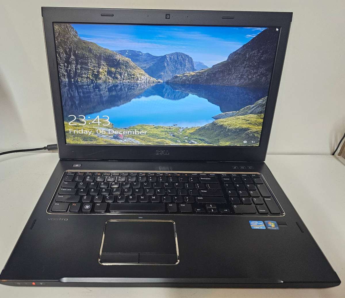 Dell Vostro 3750  i7-2670QM / 6GB RAM / 750GB HDD / 17.3" / Needs new battery + CMOS battery