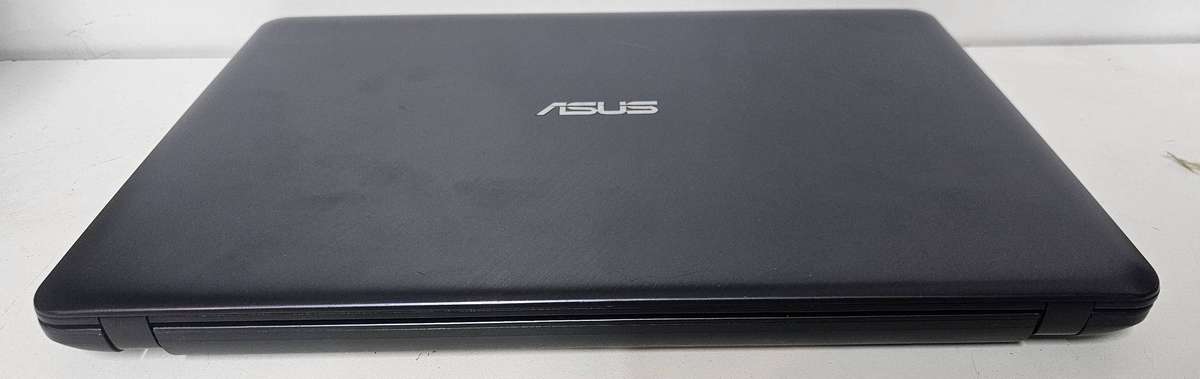 ASUS X543UA  i5-8250U / 8GB RAM / 256GB SSD / 15.6" HD