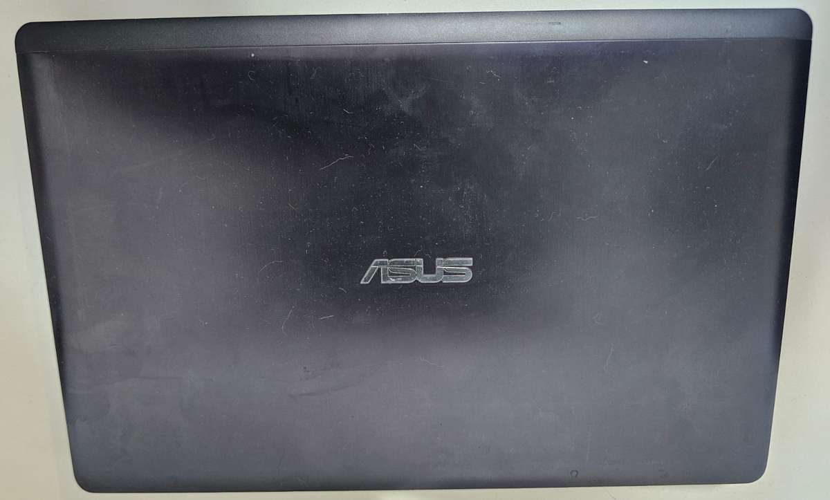 Asus X202E touchscreen laptop for spares or repairs