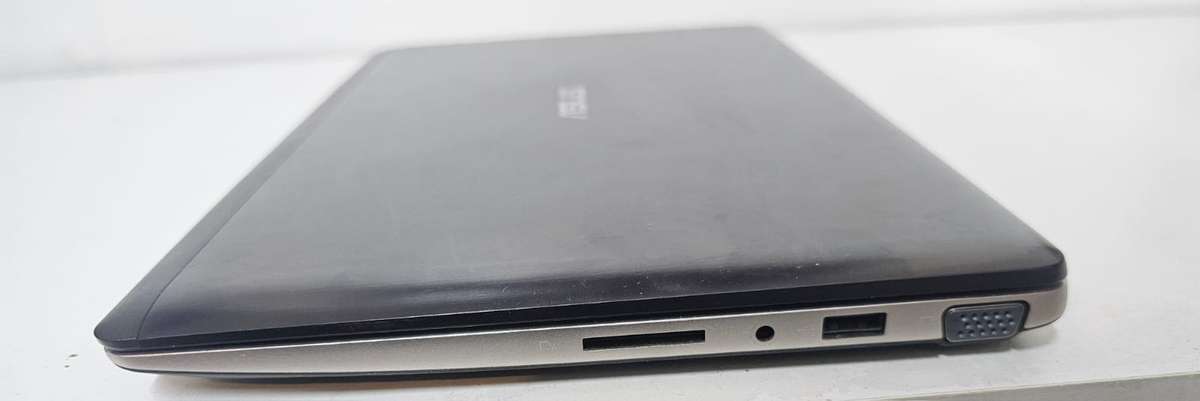 Asus X202E touchscreen laptop for spares or repairs