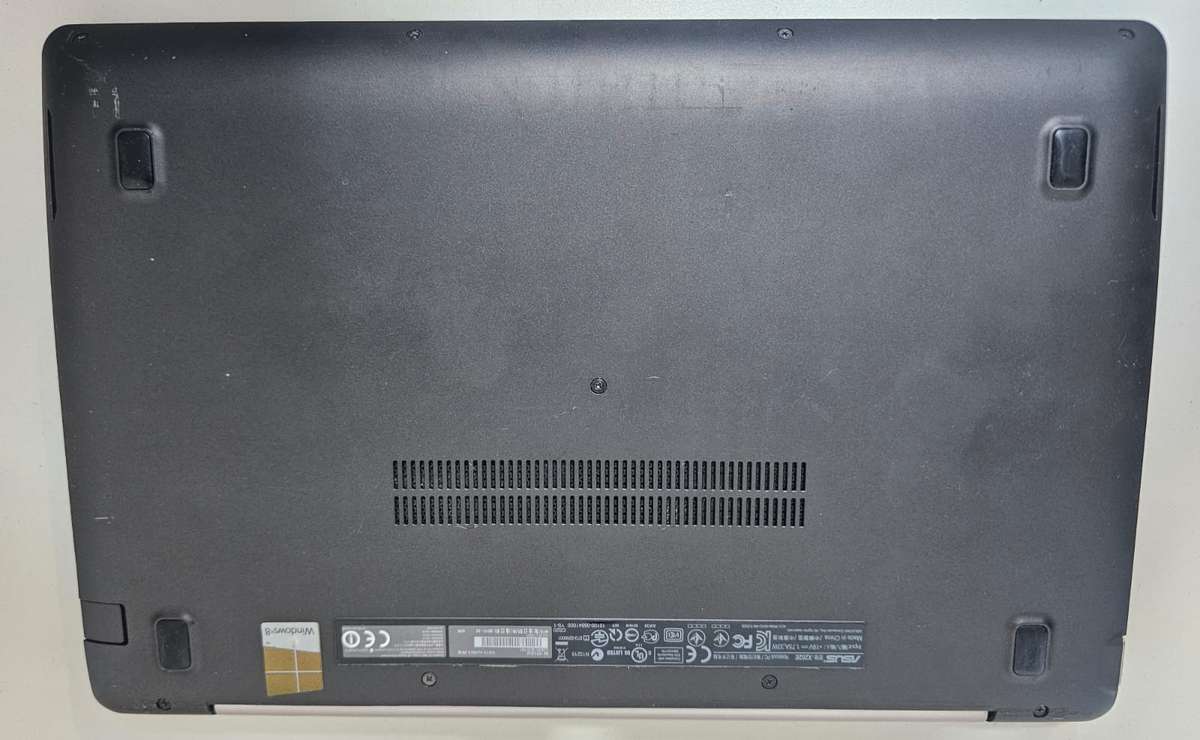 Asus X202E touchscreen laptop for spares or repairs